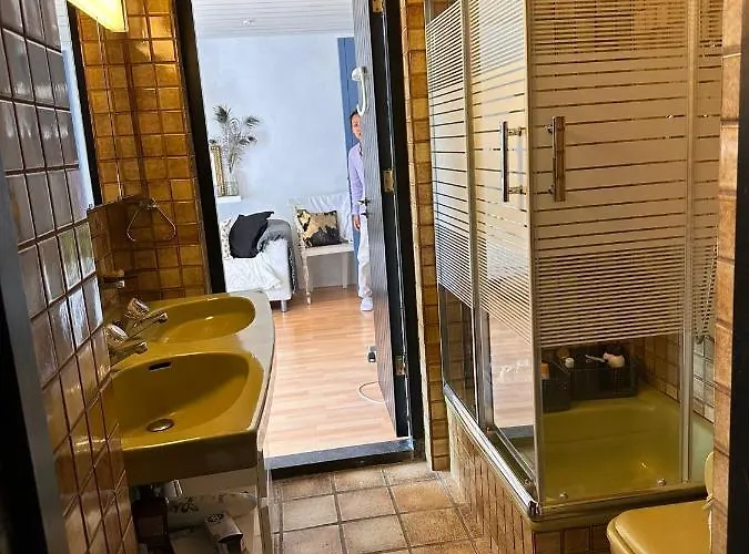 Zuidwest Zeven Free Parking! 4* Зандфорт